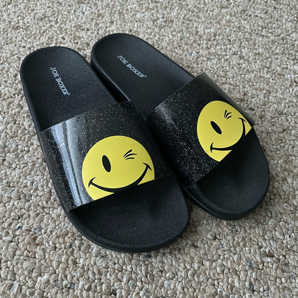 Joe Boxer happy face slides